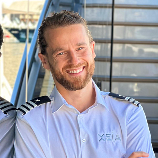 Henrik R.