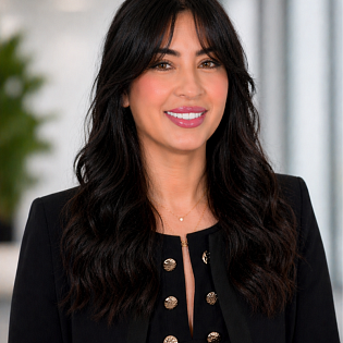 Yasmine M.