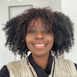 Ayanda M.